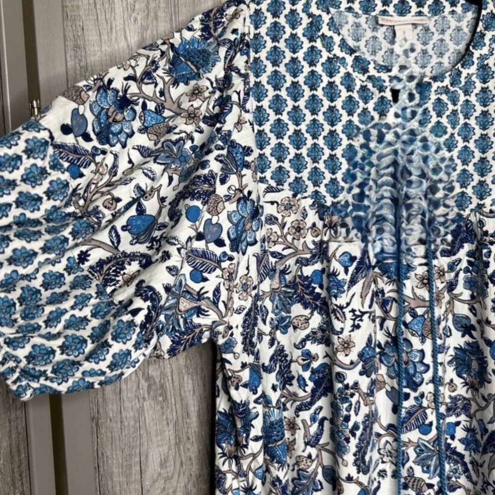 Kno Rose Flloral Blue and White Dress, Size Medium
